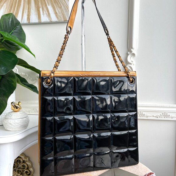 Authentic Chanel Parent Beige Black Leather Quilted Large Shoulder Bag B0796 - Picture 3 of 16